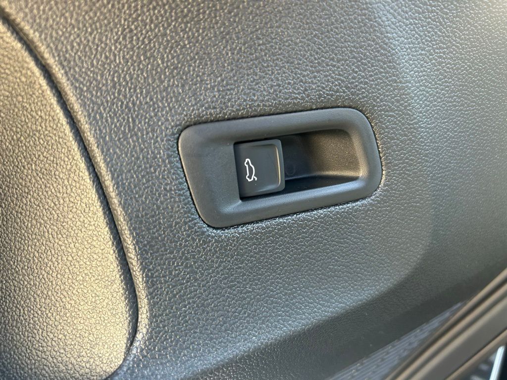 2026 Volkswagen Atlas Cross Sport 2.0T SEL Premium R-Line Tampa FL