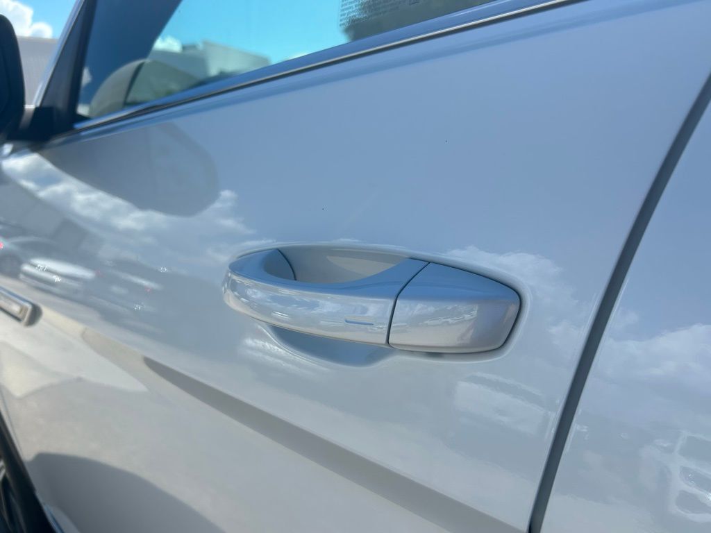 2026 Volkswagen Atlas Cross Sport 2.0T SEL Premium R-Line Tampa FL