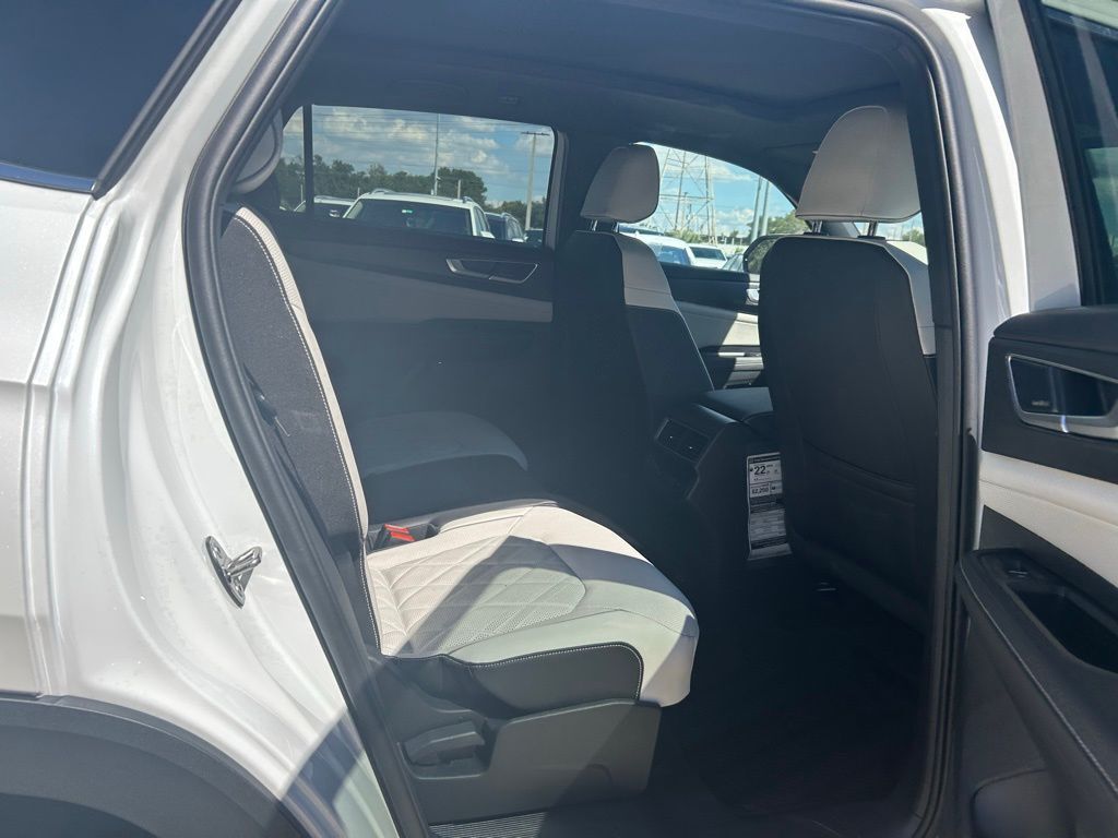 2026 Volkswagen Atlas Cross Sport 2.0T SEL Premium R-Line Tampa FL