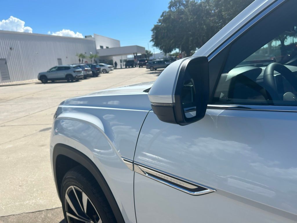 2026 Volkswagen Atlas Cross Sport 2.0T SEL Premium R-Line Tampa FL