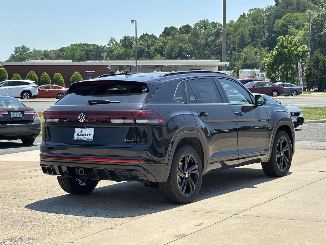 2026 Volkswagen Atlas Cross Sport 2.0T SEL R-Line Black