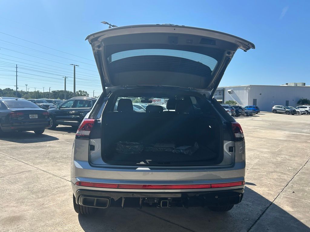 2026 Volkswagen Atlas Cross Sport 2.0T SEL R-Line Black Tampa FL