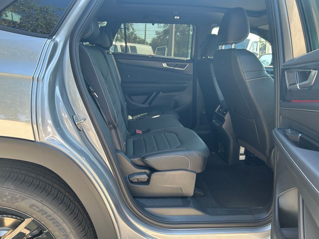 2026 Volkswagen Atlas Cross Sport 2.0T SEL R-Line Black Tampa FL