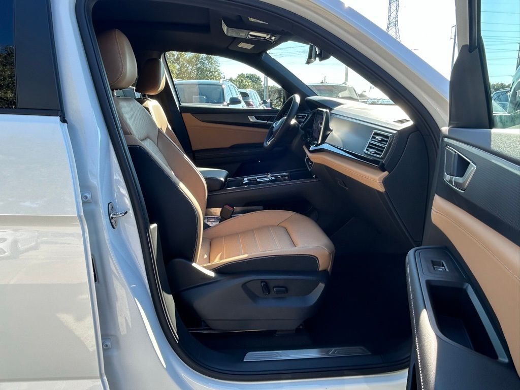 2026 Volkswagen Atlas Cross Sport 2.0T SEL R-Line Black Tampa FL