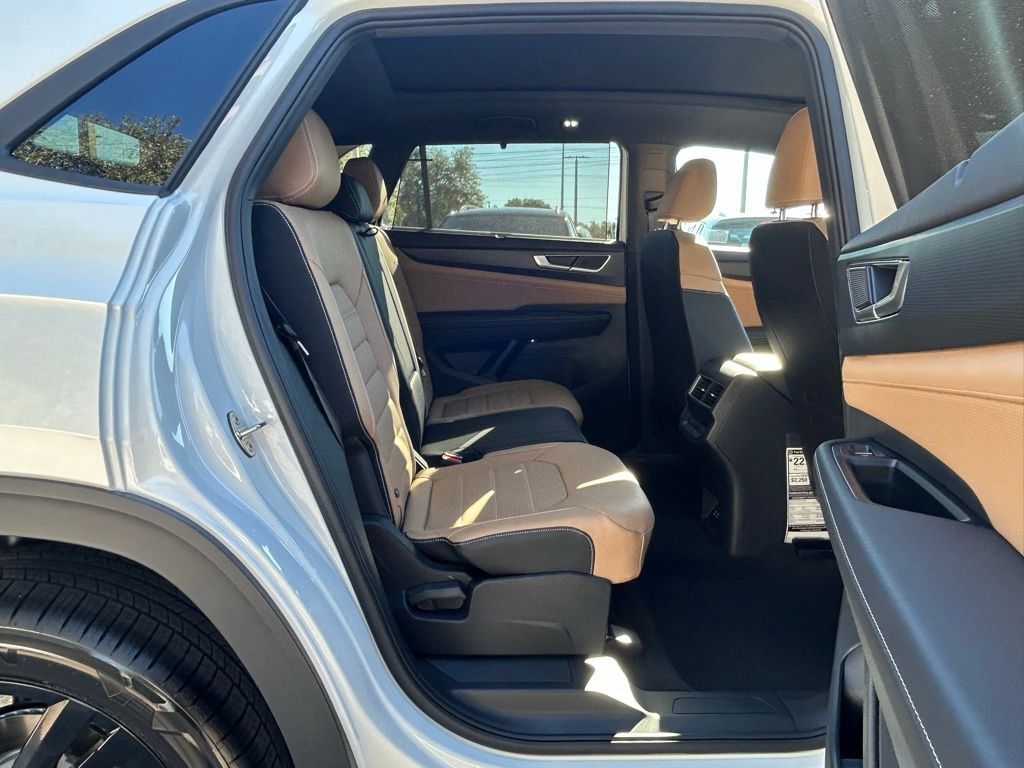 2026 Volkswagen Atlas Cross Sport 2.0T SEL R-Line Black Tampa FL