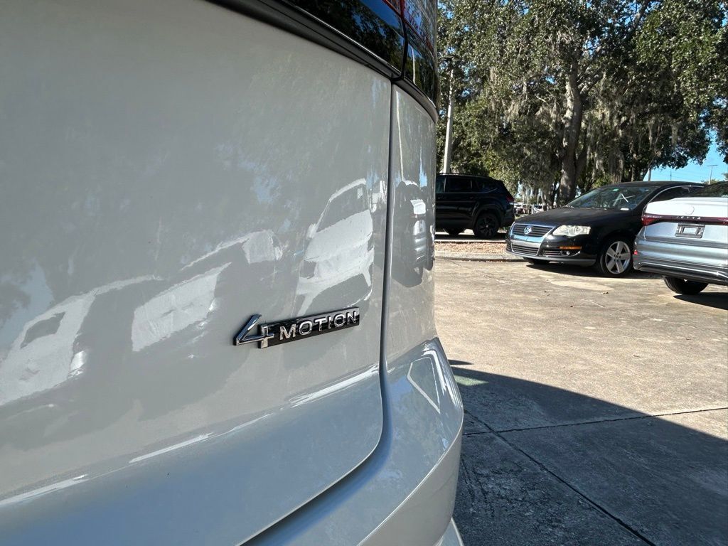 2026 Volkswagen Atlas Cross Sport 2.0T SEL R-Line Black Tampa FL