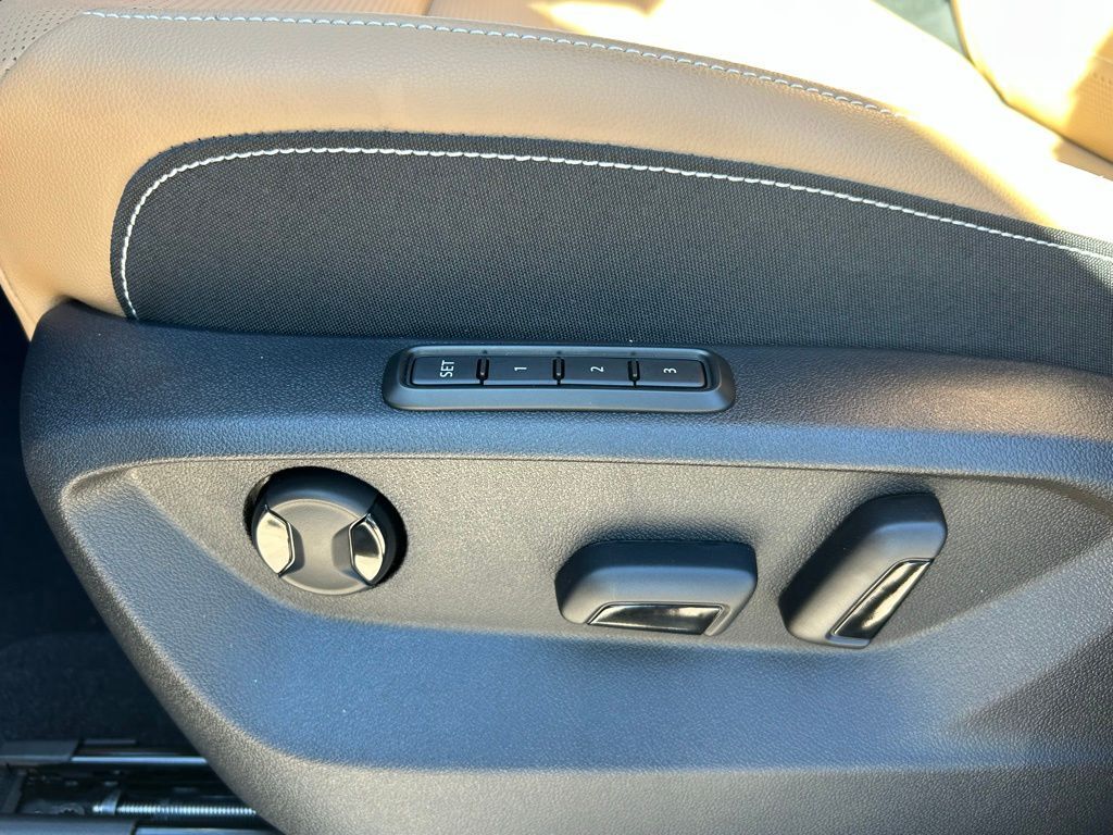 2026 Volkswagen Atlas Cross Sport 2.0T SEL R-Line Black Tampa FL