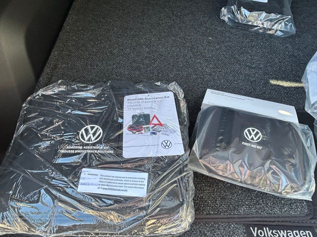 2026 Volkswagen Atlas Cross Sport 2.0T SEL R-Line Black Tampa FL