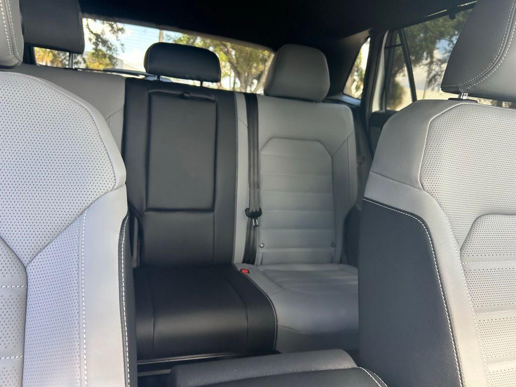 2026 Volkswagen Atlas Cross Sport 2.0T SEL R-Line Black Tampa FL