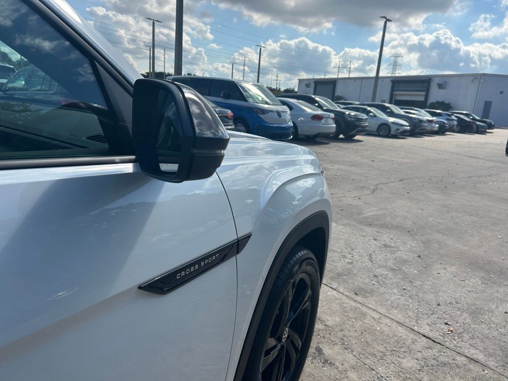 2026 Volkswagen Atlas Cross Sport 2.0T SEL R-Line Black Tampa FL