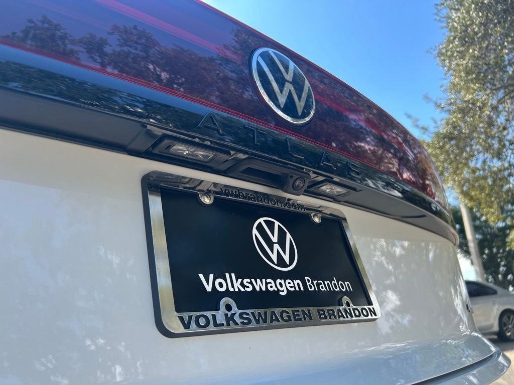 2026 Volkswagen Atlas Cross Sport 2.0T SEL R-Line Black Tampa FL