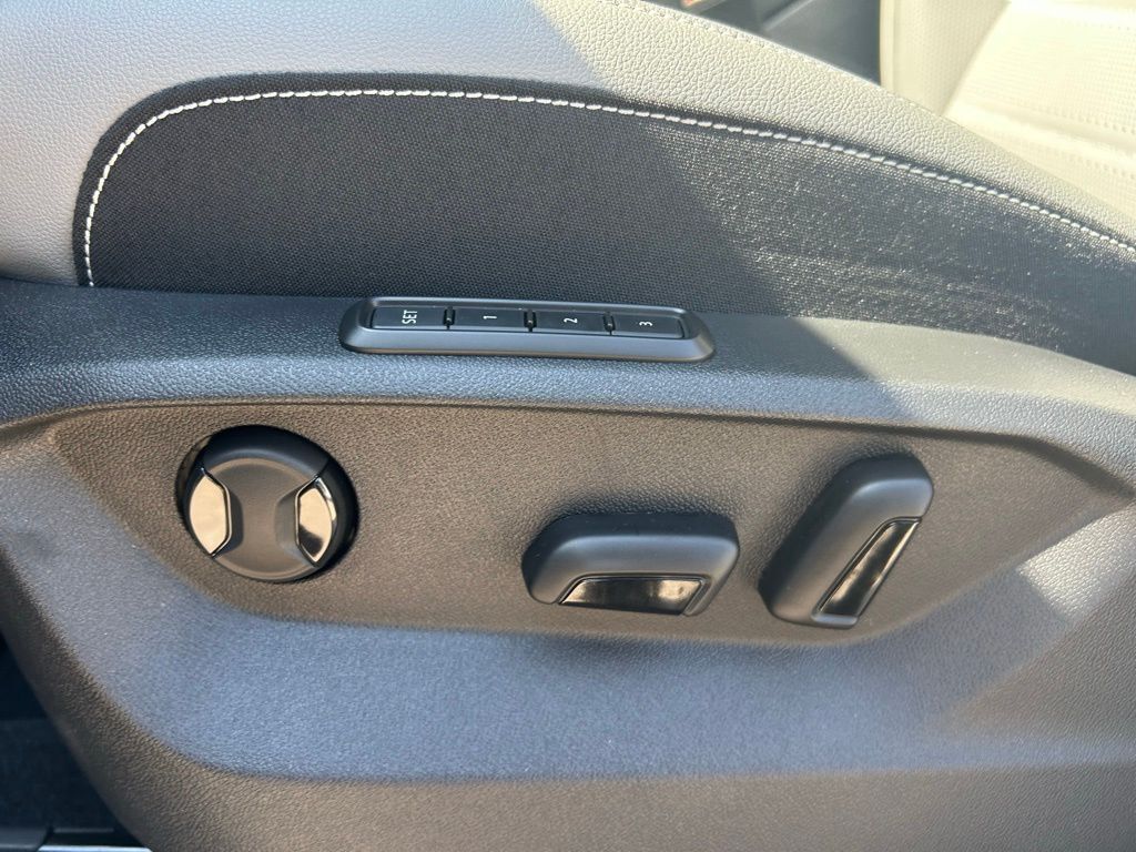 2026 Volkswagen Atlas Cross Sport 2.0T SEL R-Line Black Tampa FL