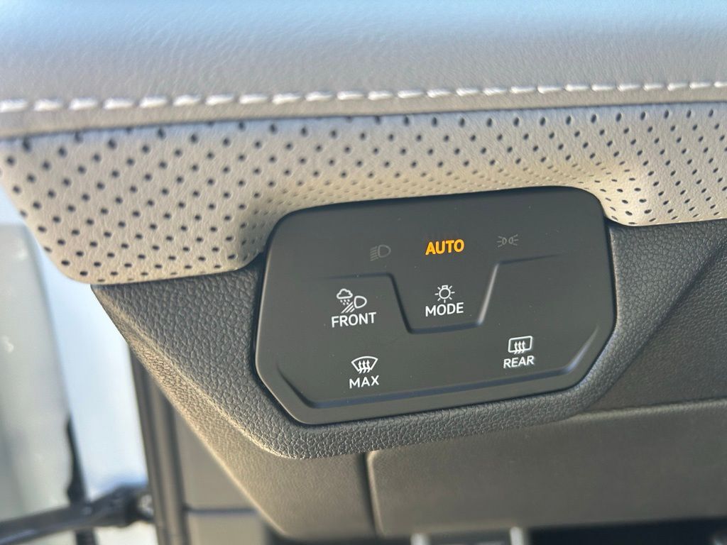 2026 Volkswagen Atlas Cross Sport 2.0T SEL R-Line Black Tampa FL