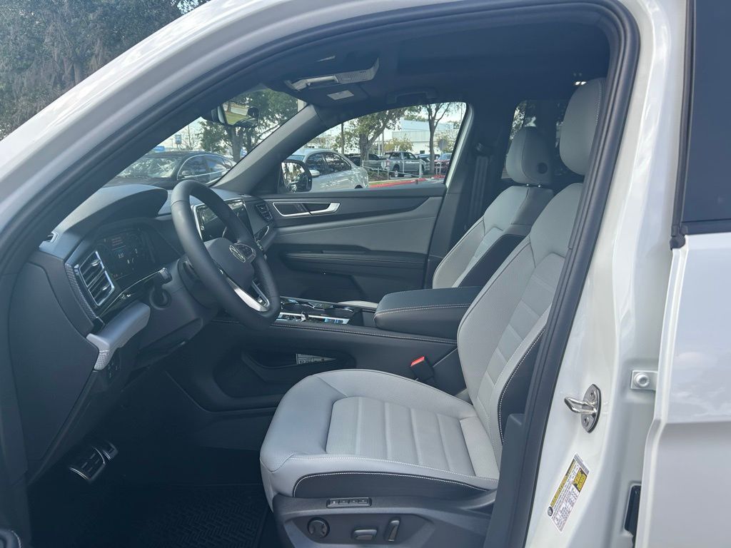 2026 Volkswagen Atlas Cross Sport 2.0T SEL R-Line Black Tampa FL