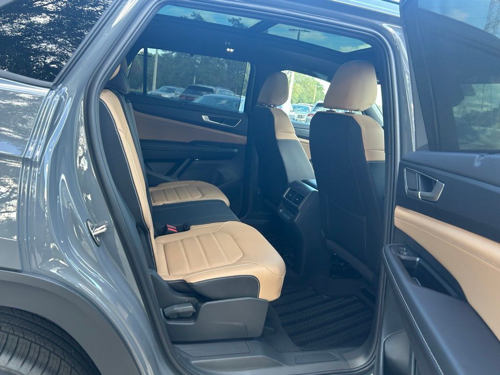 2026 Volkswagen Atlas Cross Sport 2.0T SEL R-Line Black Tampa FL