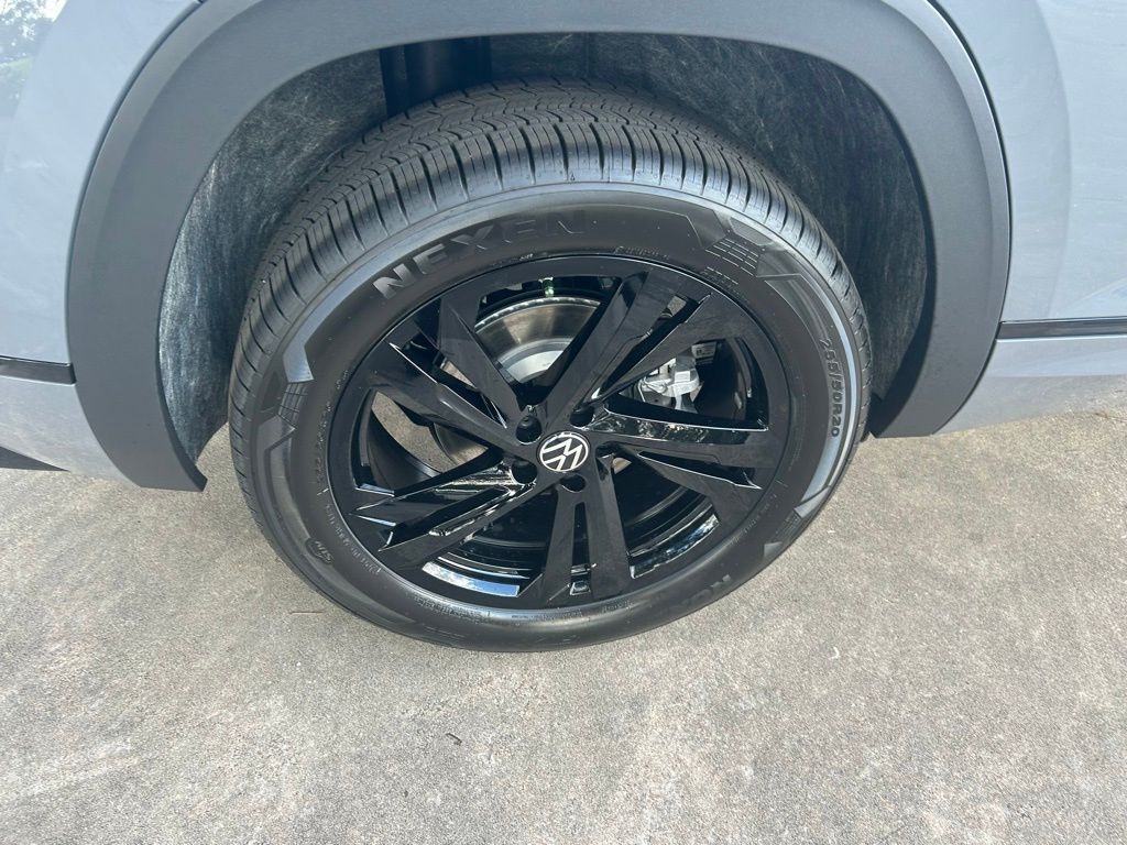 2026 Volkswagen Atlas Cross Sport 2.0T SEL R-Line Black Tampa FL