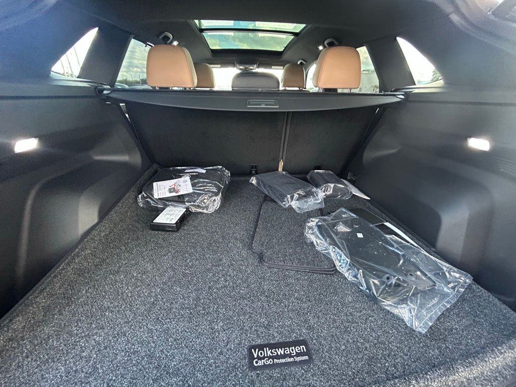 2026 Volkswagen Atlas Cross Sport 2.0T SEL R-Line Black Tampa FL