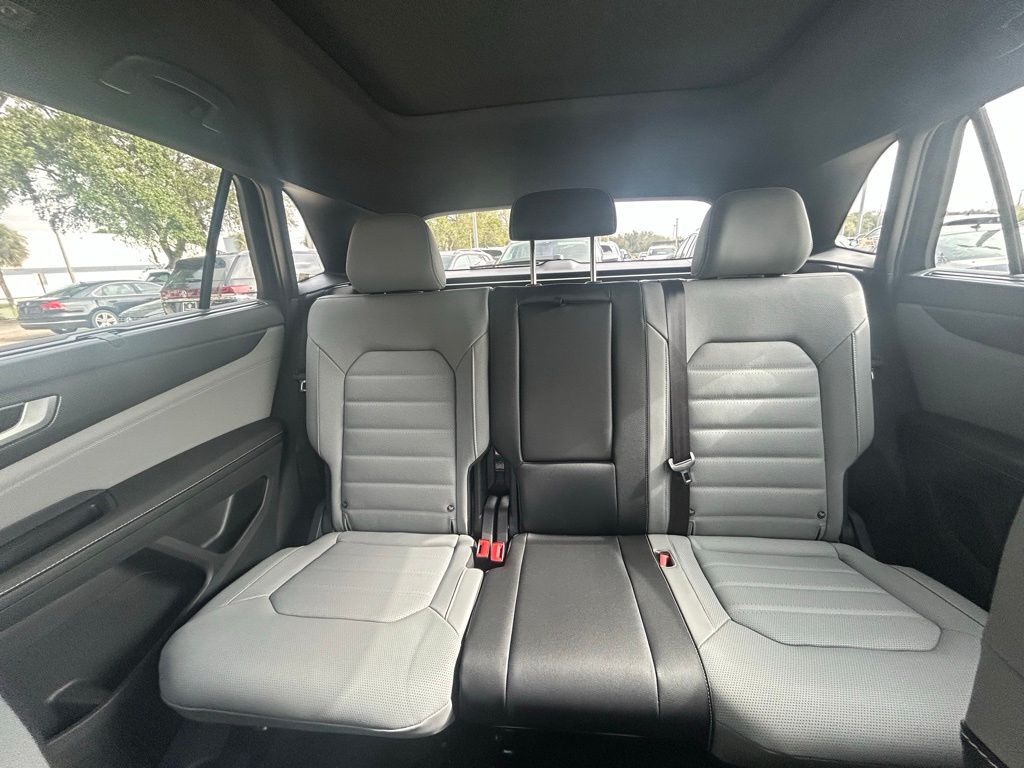 2026 Volkswagen Atlas Cross Sport 2.0T SEL R-Line Black Tampa FL