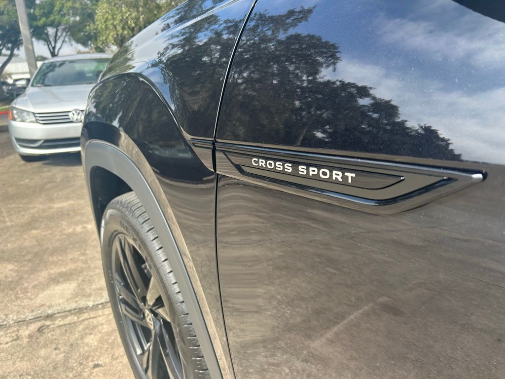 2026 Volkswagen Atlas Cross Sport 2.0T SEL R-Line Black Tampa FL