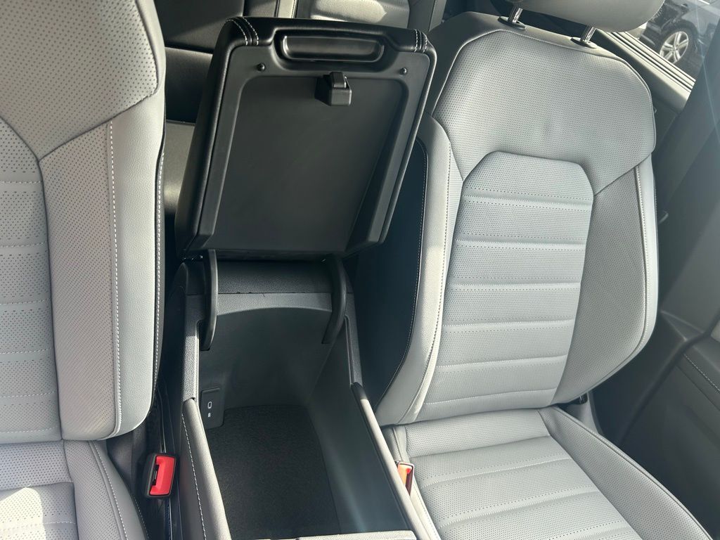 2026 Volkswagen Atlas Cross Sport 2.0T SEL R-Line Black Tampa FL