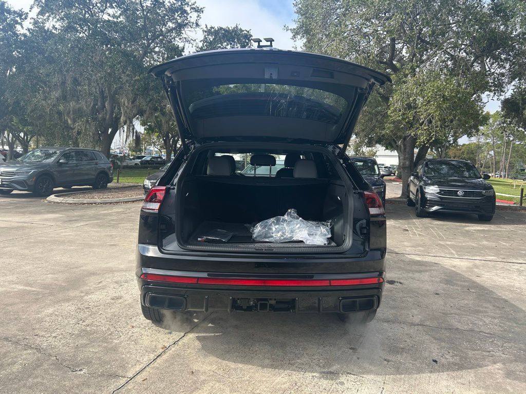 2026 Volkswagen Atlas Cross Sport 2.0T SEL R-Line Black Tampa FL