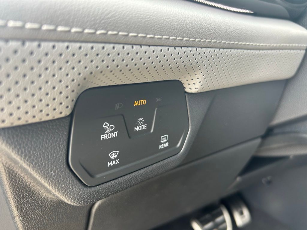 2026 Volkswagen Atlas Cross Sport 2.0T SEL R-Line Black Tampa FL