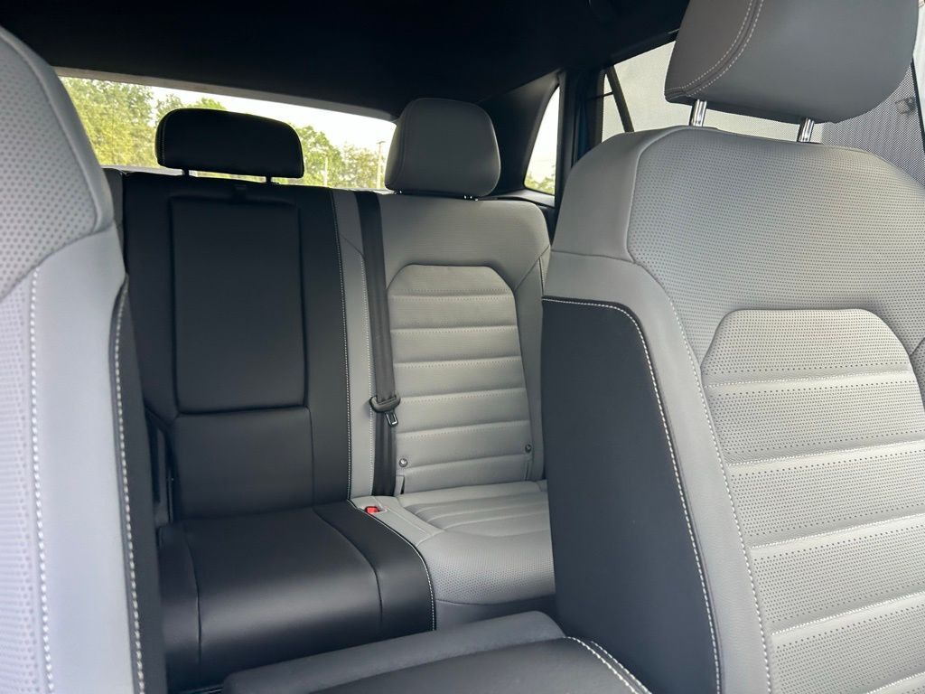 2026 Volkswagen Atlas Cross Sport 2.0T SEL R-Line Black Tampa FL