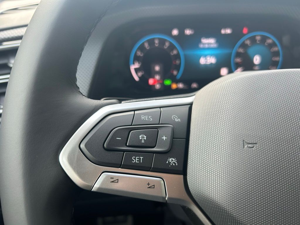 2026 Volkswagen Atlas Cross Sport 2.0T SEL R-Line Black Tampa FL