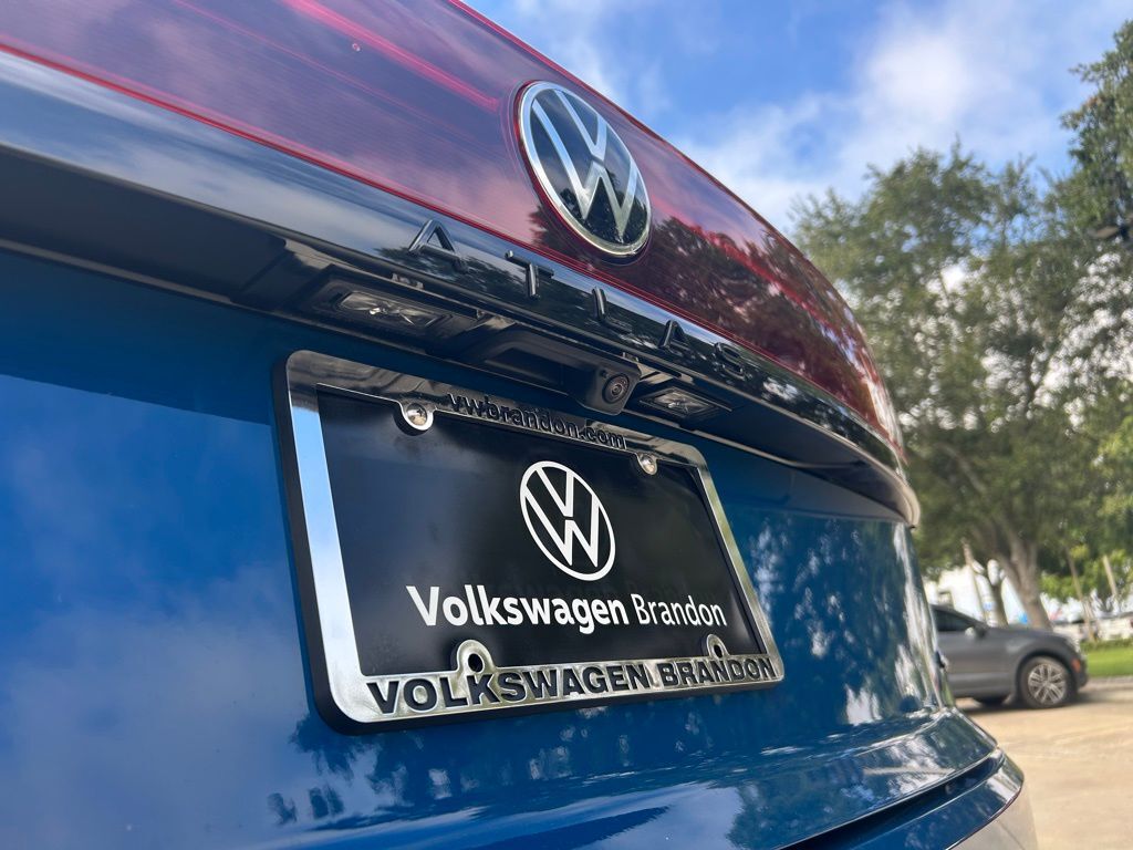 2026 Volkswagen Atlas Cross Sport 2.0T SEL R-Line Black Tampa FL