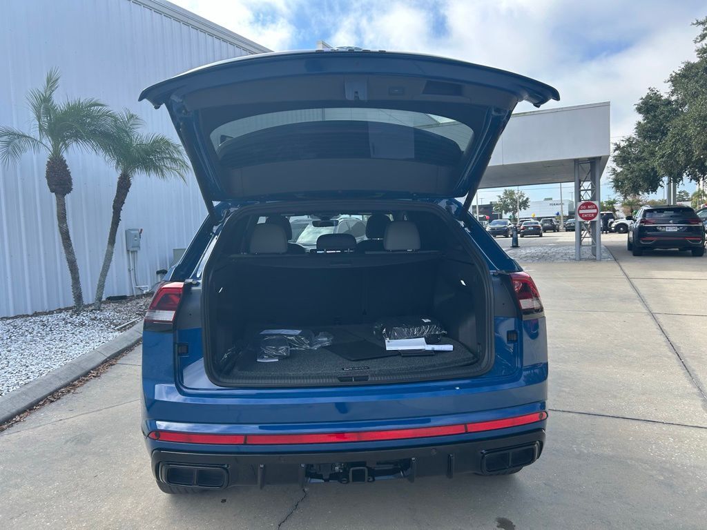 2026 Volkswagen Atlas Cross Sport 2.0T SEL R-Line Black Tampa FL