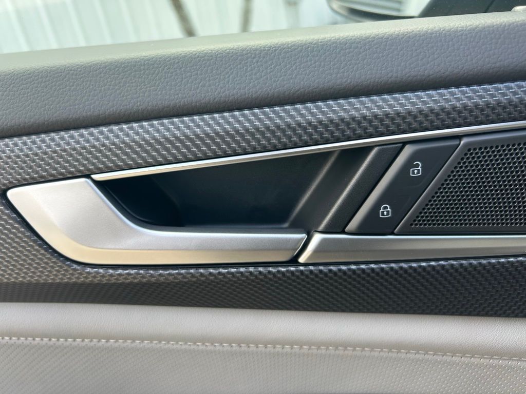 2026 Volkswagen Atlas Cross Sport 2.0T SEL R-Line Black Tampa FL