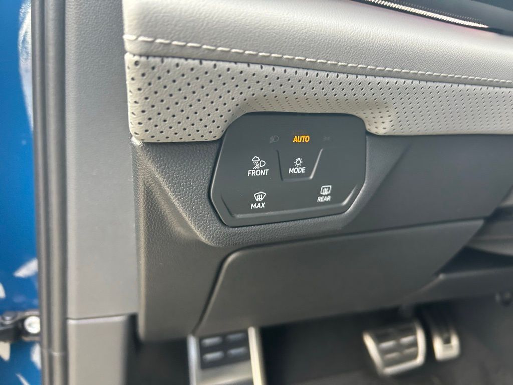 2026 Volkswagen Atlas Cross Sport 2.0T SEL R-Line Black Tampa FL