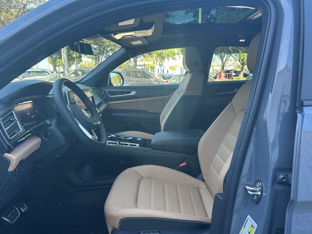 2026 Volkswagen Atlas Cross Sport 2.0T SEL R-Line Black Tampa FL