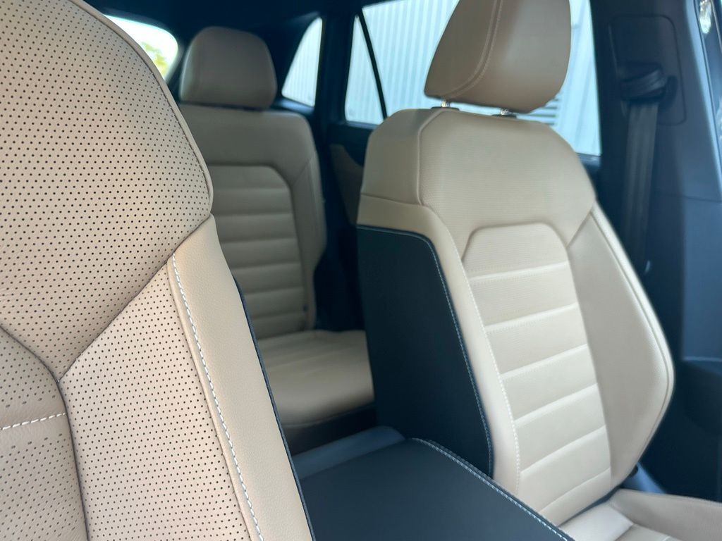 2026 Volkswagen Atlas Cross Sport 2.0T SEL R-Line Black Tampa FL