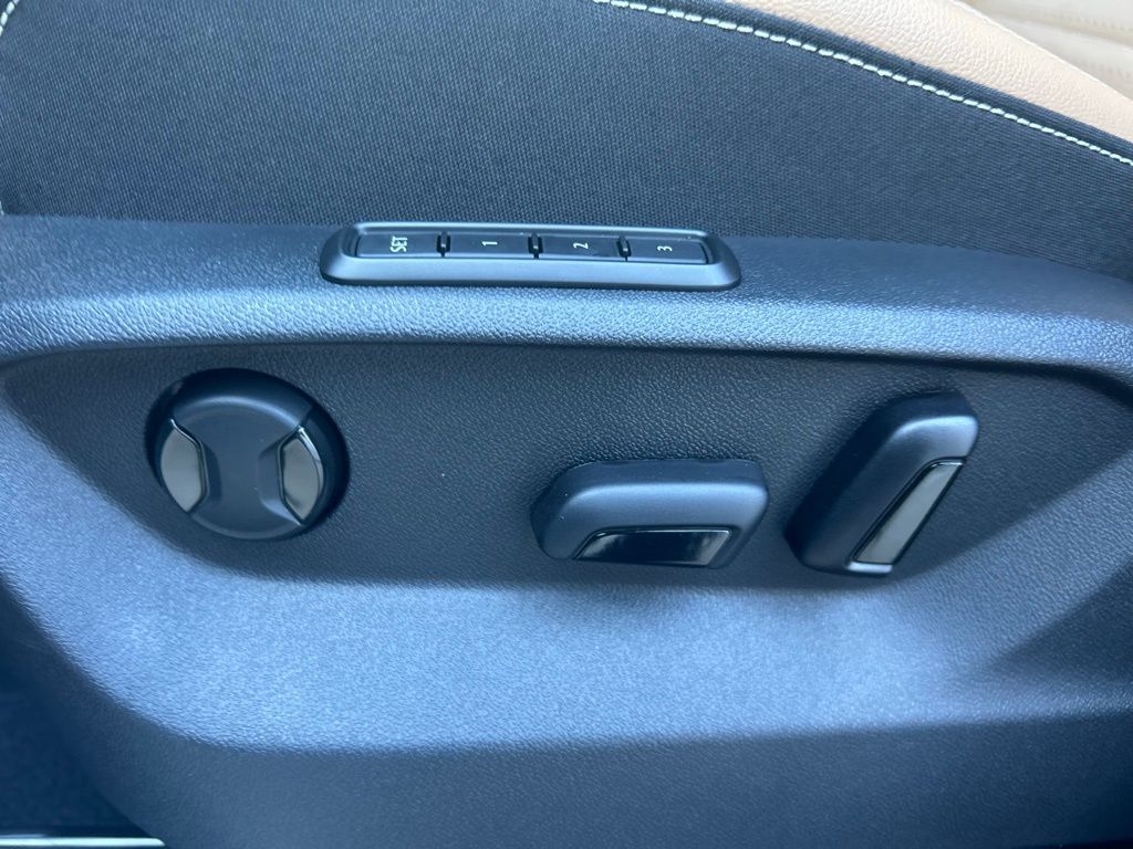 2026 Volkswagen Atlas Cross Sport 2.0T SEL R-Line Black Tampa FL