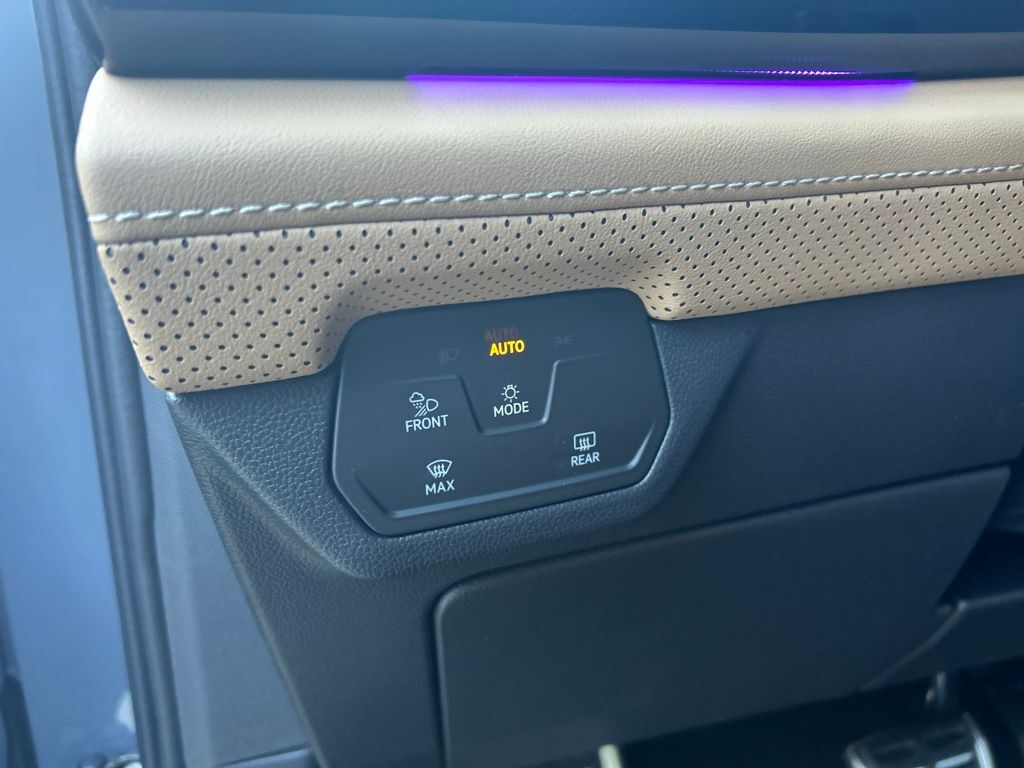 2026 Volkswagen Atlas Cross Sport 2.0T SEL R-Line Black Tampa FL