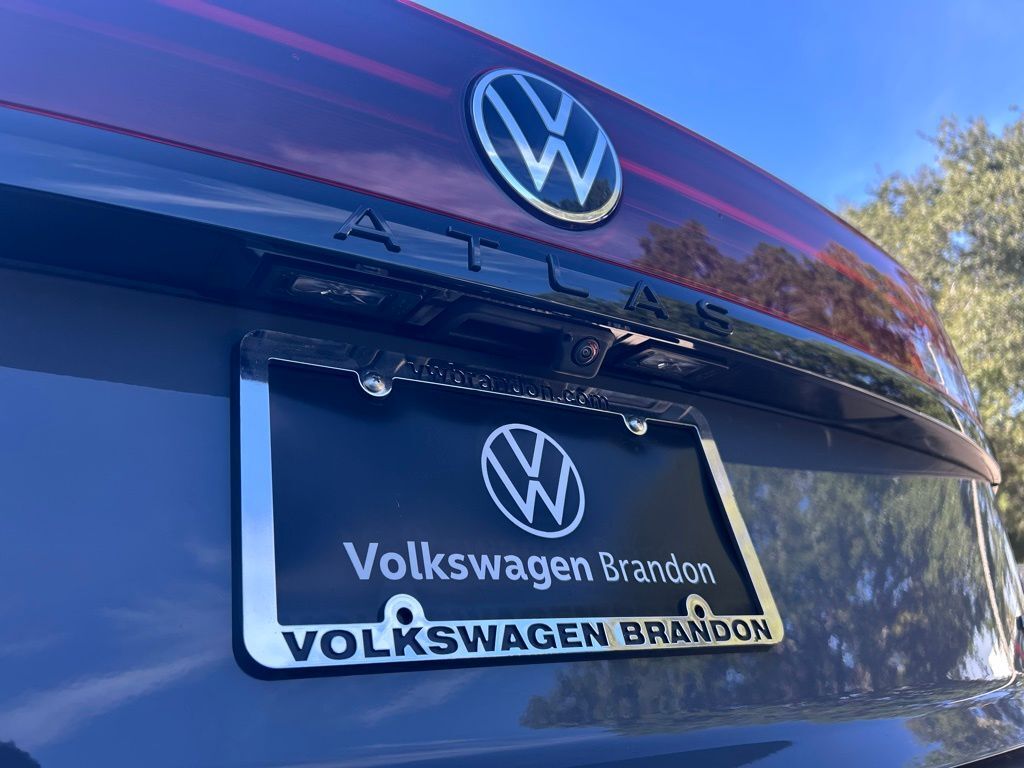 2026 Volkswagen Atlas Cross Sport 2.0T SEL R-Line Black Tampa FL