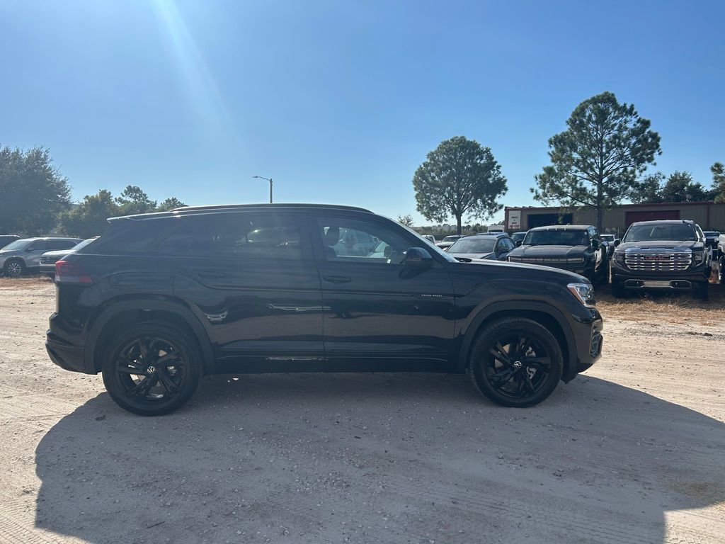 2026 Volkswagen Atlas Cross Sport 2.0T SEL R-Line Black Tampa FL