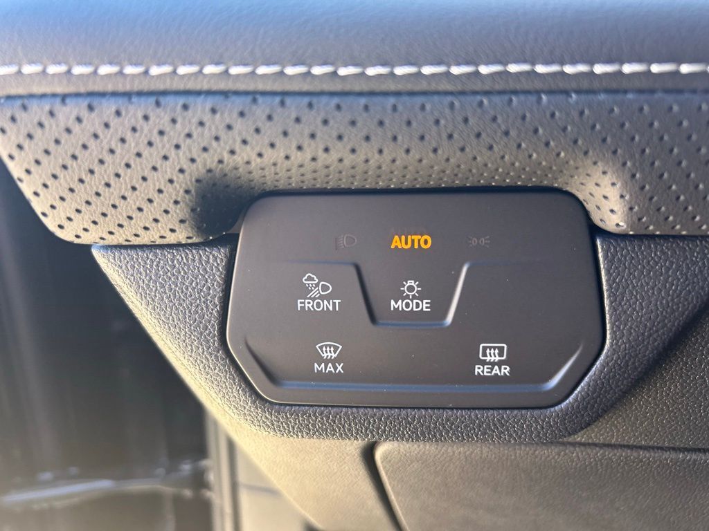 2026 Volkswagen Atlas Cross Sport 2.0T SEL R-Line Black Tampa FL