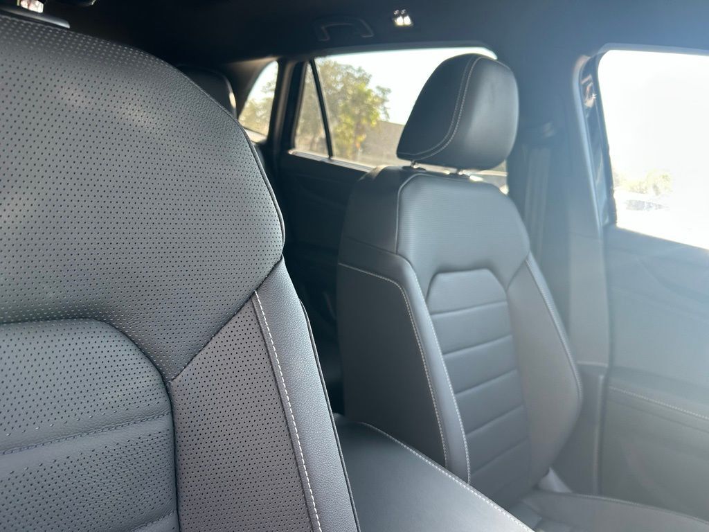 2026 Volkswagen Atlas Cross Sport 2.0T SEL R-Line Black Tampa FL