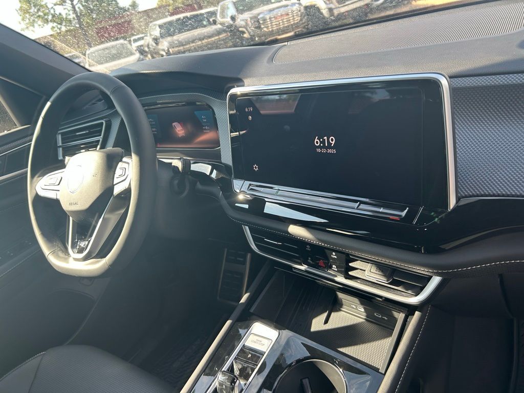 2026 Volkswagen Atlas Cross Sport 2.0T SEL R-Line Black Tampa FL