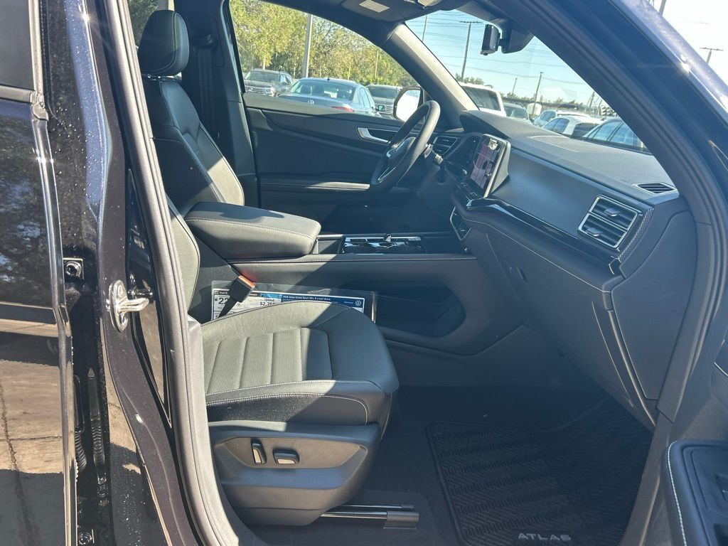 2026 Volkswagen Atlas Cross Sport 2.0T SEL R-Line Black Tampa FL