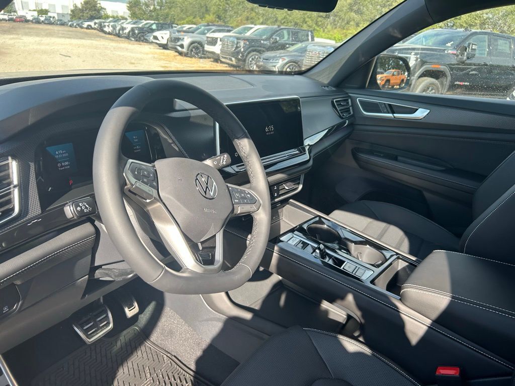 2026 Volkswagen Atlas Cross Sport 2.0T SEL R-Line Black Tampa FL