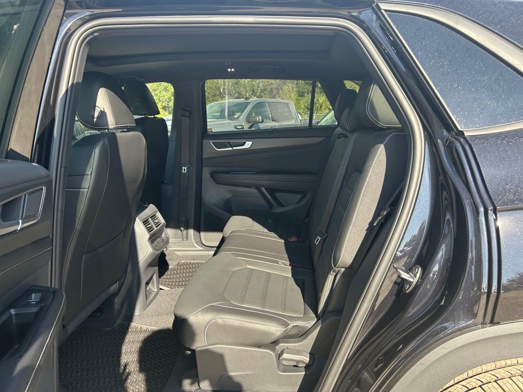 2026 Volkswagen Atlas Cross Sport 2.0T SEL R-Line Black Tampa FL