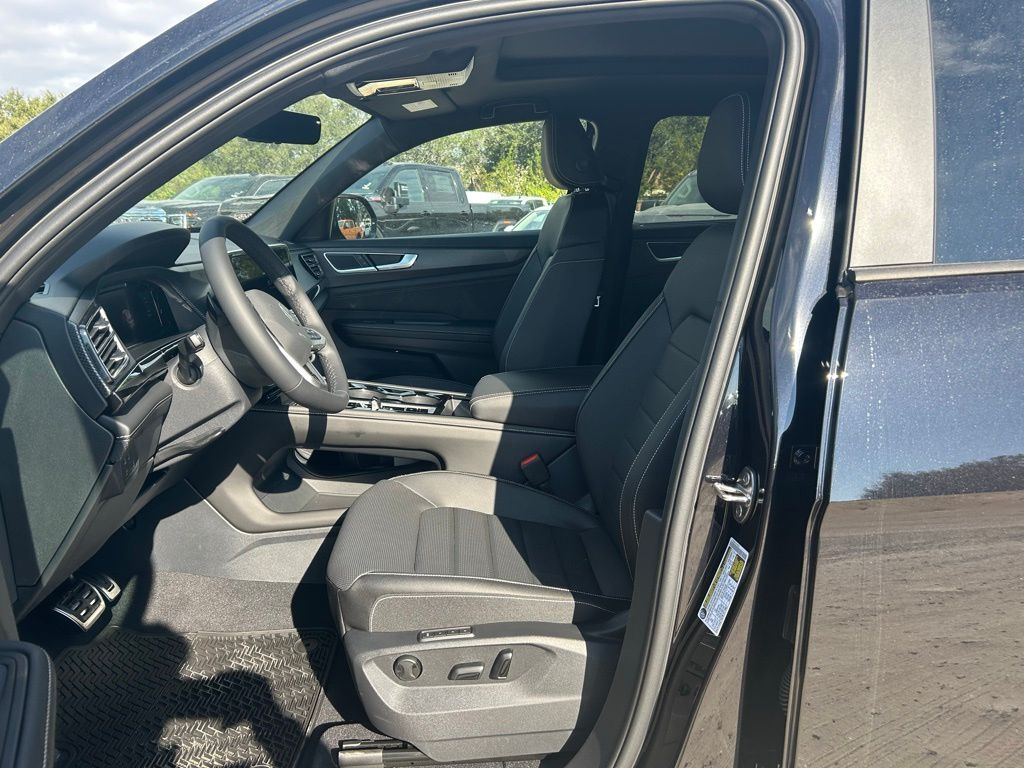 2026 Volkswagen Atlas Cross Sport 2.0T SEL R-Line Black Tampa FL
