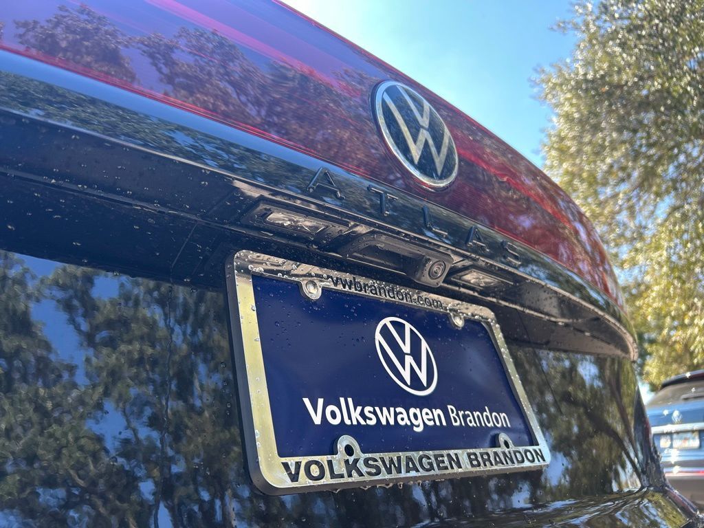 2026 Volkswagen Atlas Cross Sport 2.0T SEL R-Line Black Tampa FL