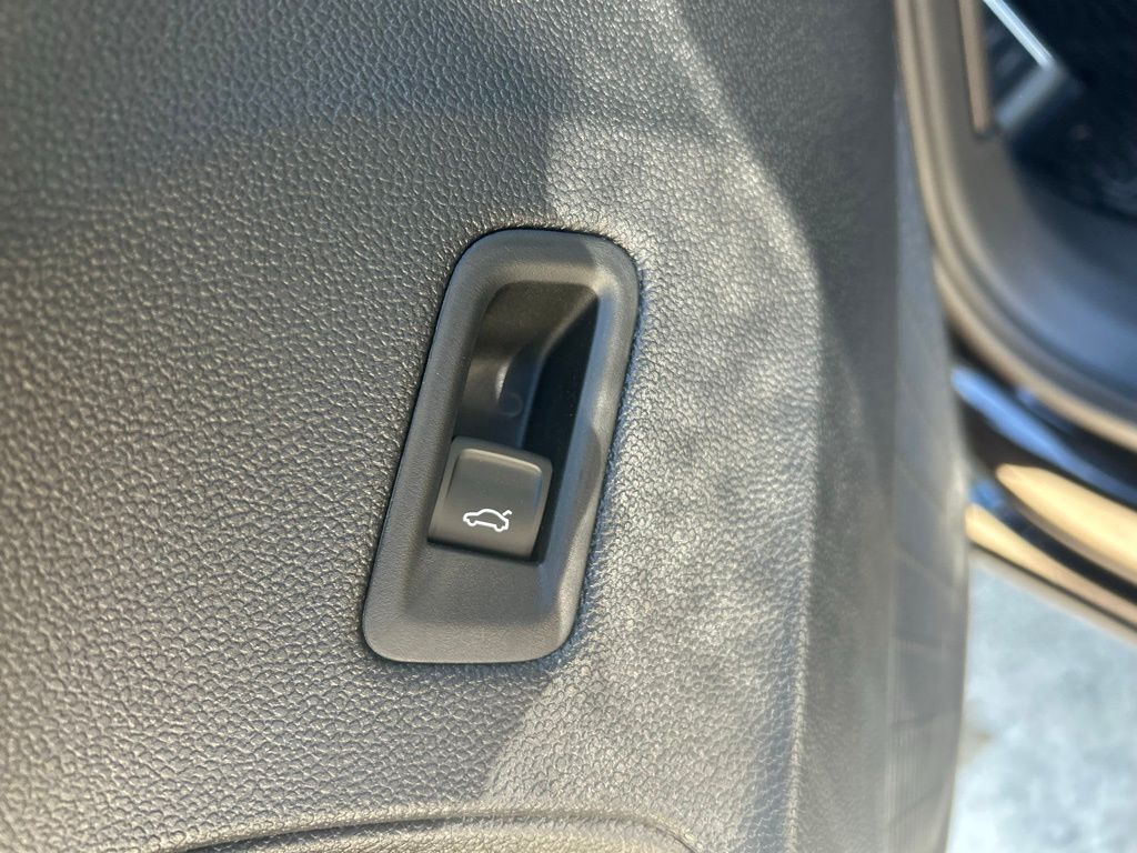 2026 Volkswagen Atlas Cross Sport 2.0T SEL R-Line Black Tampa FL