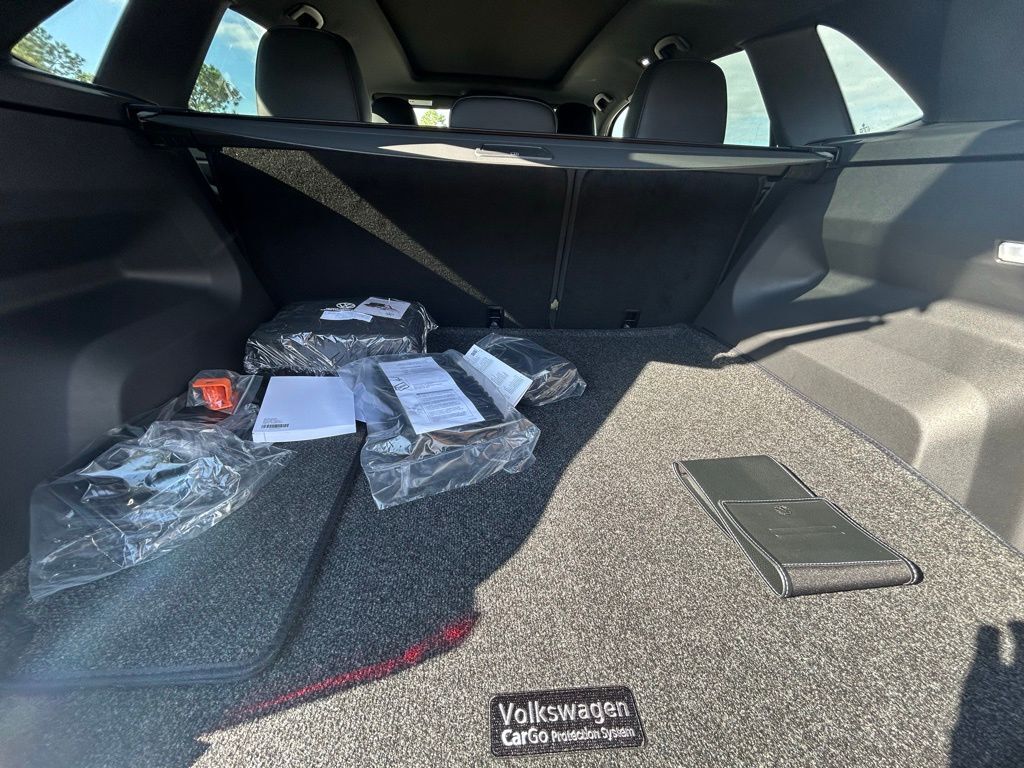 2026 Volkswagen Atlas Cross Sport 2.0T SEL R-Line Black Tampa FL