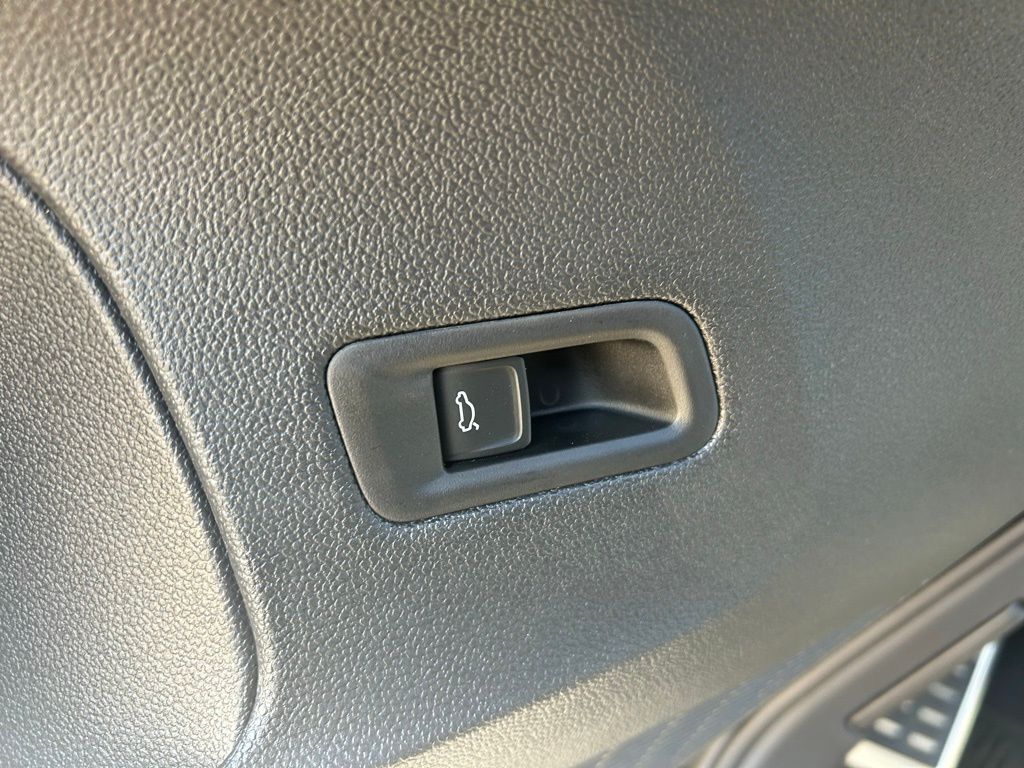 2026 Volkswagen Atlas Cross Sport 2.0T SEL R-Line Black Tampa FL