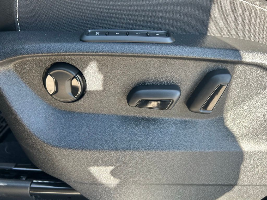 2026 Volkswagen Atlas Cross Sport 2.0T SEL R-Line Black Tampa FL